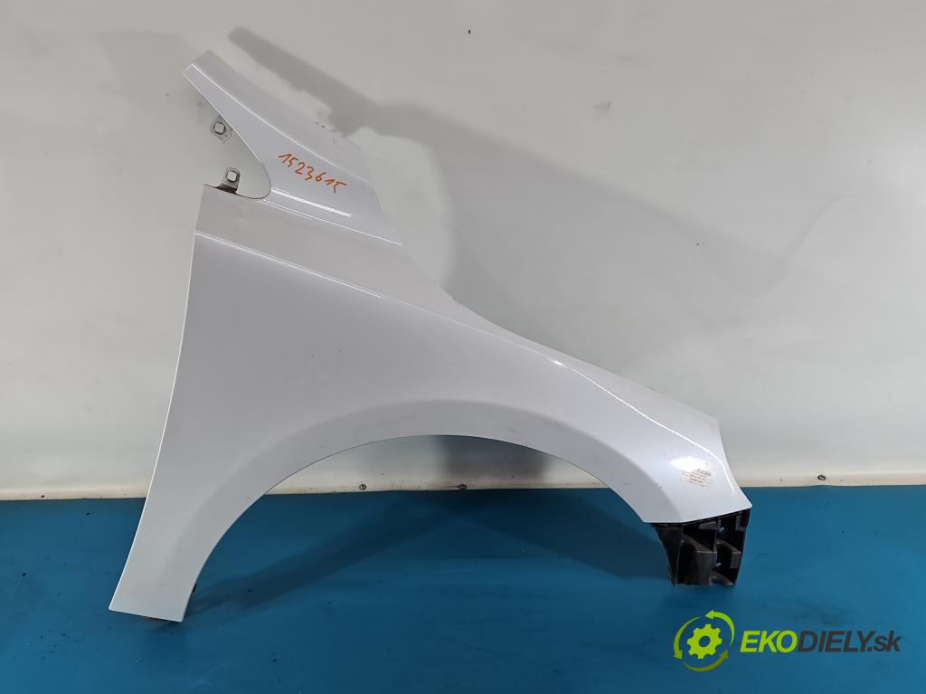 Volvo V40 II 2012-2019 1.6 T3 150 HP manual 110 kW 1596 cm3 5- blatník predné pravý  (Kľučka dverí ostatné)