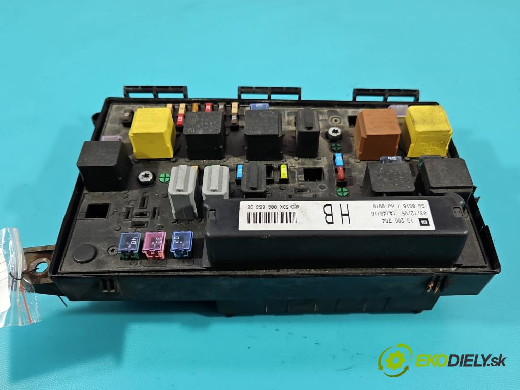 Opel Zafira B 2005-2014 1.9 CDTI 120 HP manual 88 kW 1910 cm3 5- skrinka poistka 743381 (Poistková skrinka)