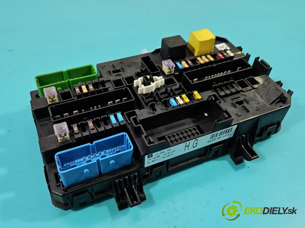 Opel Zafira B 2005-2014 1.9 CDTI 120 HP manual 88 kW 1910 cm3 5- skrinka poistka 13206759 (Poistková skrinka)