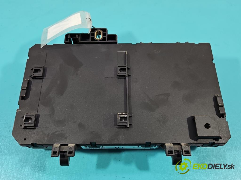 Opel Zafira B 2005-2014 1.9 CDTI 120 HP manual 88 kW 1910 cm3 5- skrinka poistka 13206759 (Poistková skrinka)