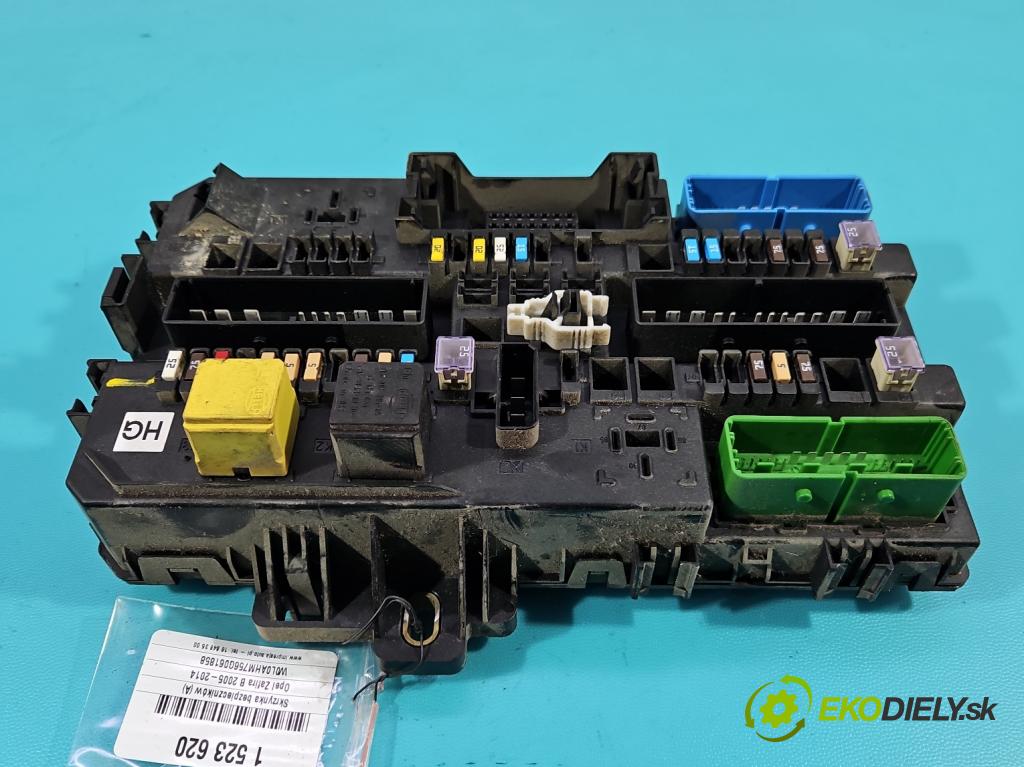 Opel Zafira B 2005-2014 1.9 CDTI 120 HP manual 88 kW 1910 cm3 5- skrinka poistka 13206759 (Poistková skrinka)