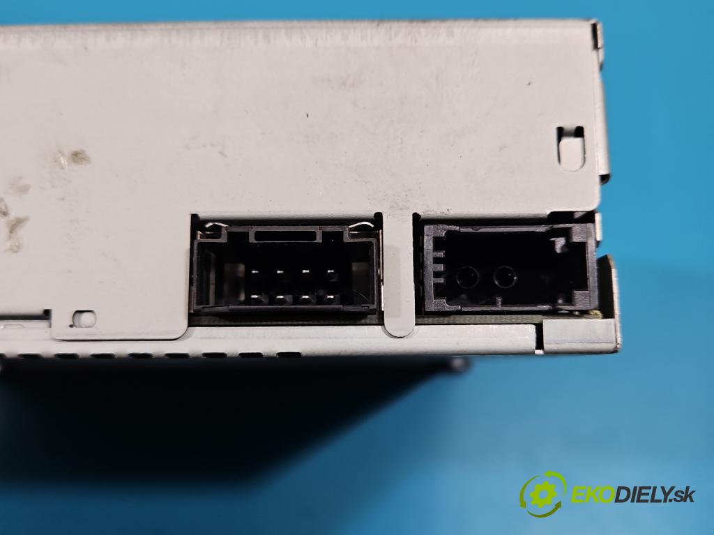 Audi A6 C6 2004-2011 2.7 TDI 179KM automatic 132 kW 2698 cm3 5- Navigácia: čítačka 4E0919887D