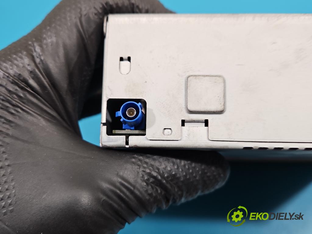 Audi A6 C6 2004-2011 2.7 TDI 179KM automatic 132 kW 2698 cm3 5- Navigácia: čítačka 4E0919887D