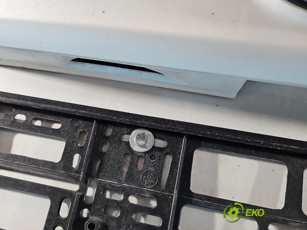 Lexus CT 2010-2022 1.8 VVTI 99 hp automatic 73 kW 1798 cm3 5- zadní kufrové dveře  (Zadní kapota (kufr))