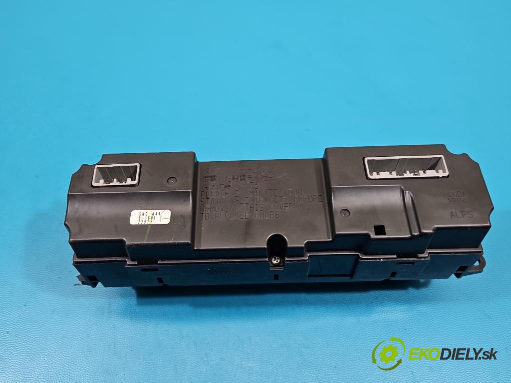 Honda Civic VIII 2006-2011 1.4 16V 95 HP automatic 70 kW 1339 cm3 4- panel kúrenia