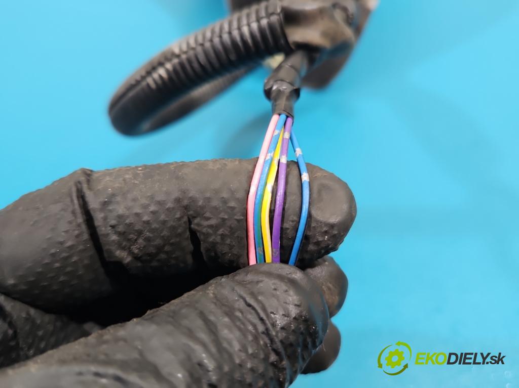 Honda Civic VIII 2006-2011 1.4 16V 95 HP automatic 70 kW 1339 cm3 4- zrkadlo pravé  (Kľučka dverí ostatné)