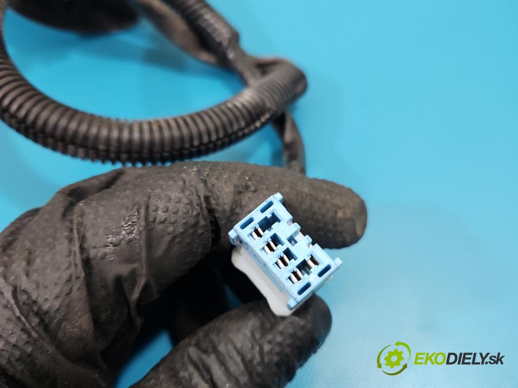 Honda Civic VIII 2006-2011 1.4 16V 95 HP automatic 70 kW 1339 cm3 4- zrkadlo pravé  (Kľučka dverí ostatné)