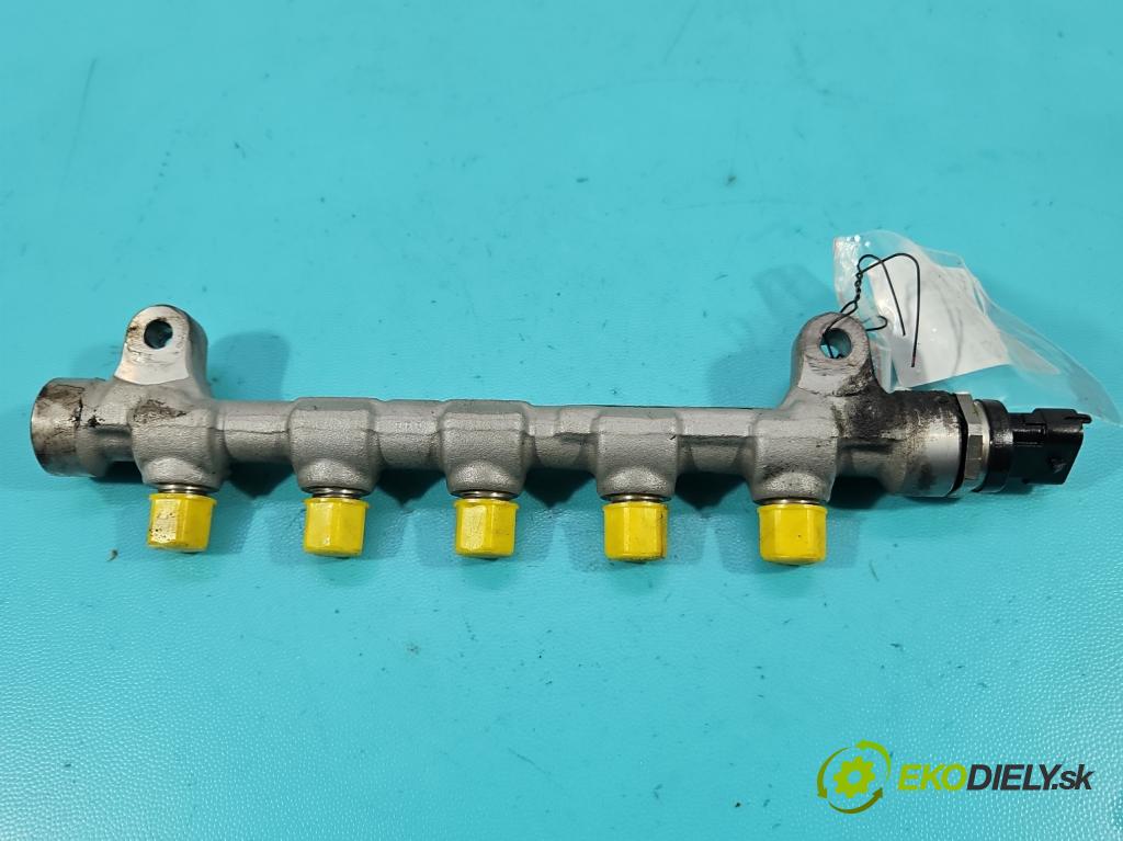 Hyundai I30 II 2012-2016 1.6 crdi 110 HP manual 81 kW 1582 cm3 5- lišta vstrekovacia 0445214181 (Vstrekovacia lišta)