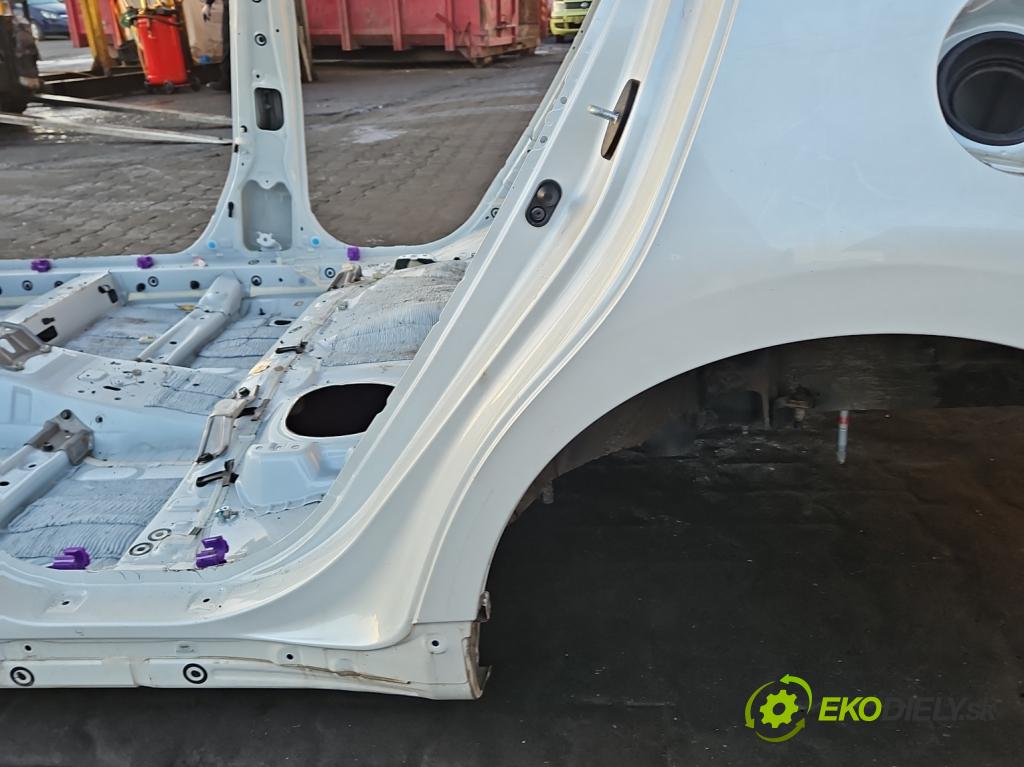 Lexus CT 2010-2022 1.8 VVTI 99 hp automatic 73 kW 1798 cm3 5- blatnik zadní levý