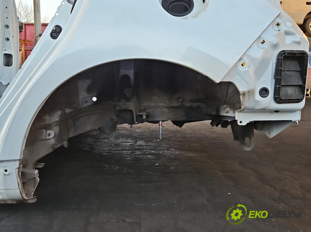 Lexus CT 2010-2022 1.8 VVTI 99 hp automatic 73 kW 1798 cm3 5- blatnik zadní levý