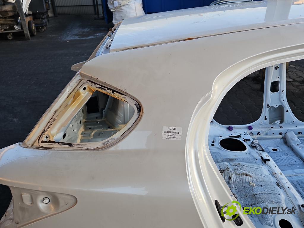 Lexus CT 2010-2022 1.8 VVTI 99 HP automatic 73 kW 1798 cm3 5- blatník zadné pravý