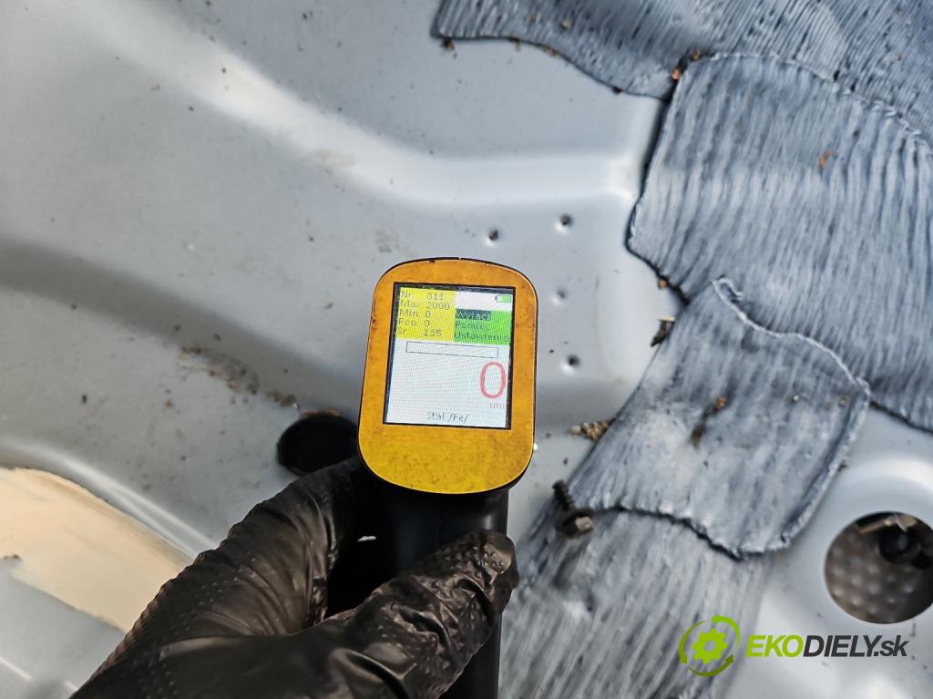 Lexus CT 2010-2022 1.8 VVTI 99 HP automatic 73 kW 1798 cm3 5- pas zadní: