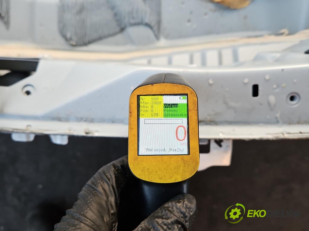 Lexus CT 2010-2022 1.8 VVTI 99 HP automatic 73 kW 1798 cm3 5- pas zadní: