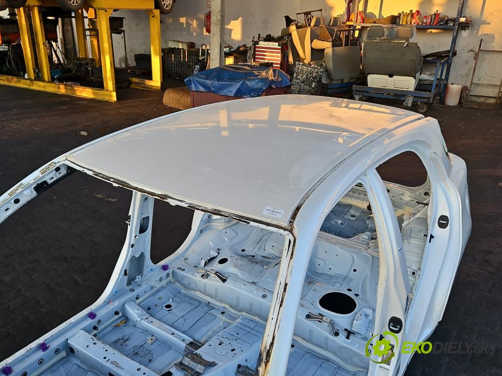 Lexus CT 2010-2022 1.8 VVTI 99 hp automatic 73 kW 1798 cm3 5- Strecha: 