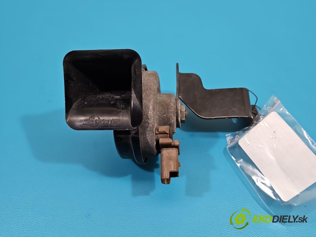 Renault Kadjar 2015-2022 1.3 140 HP automatic 103 kW 1332 cm3 5- Klakson: 256102404R