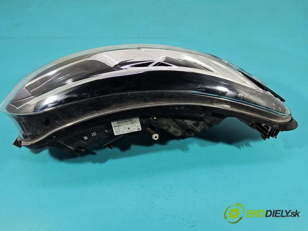 Renault Kadjar 2015-2022 1.3 140 hp automatic 103 kW 1332 cm3 5- světlo pravý 260105570R (Pravé přední světlo)