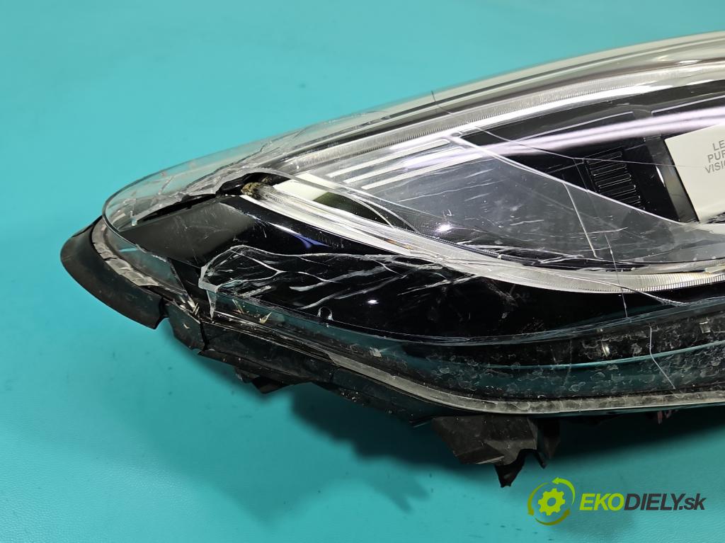 Renault Kadjar 2015-2022 1.3 140 hp automatic 103 kW 1332 cm3 5- světlo pravý 260105570R (Pravé přední světlo)