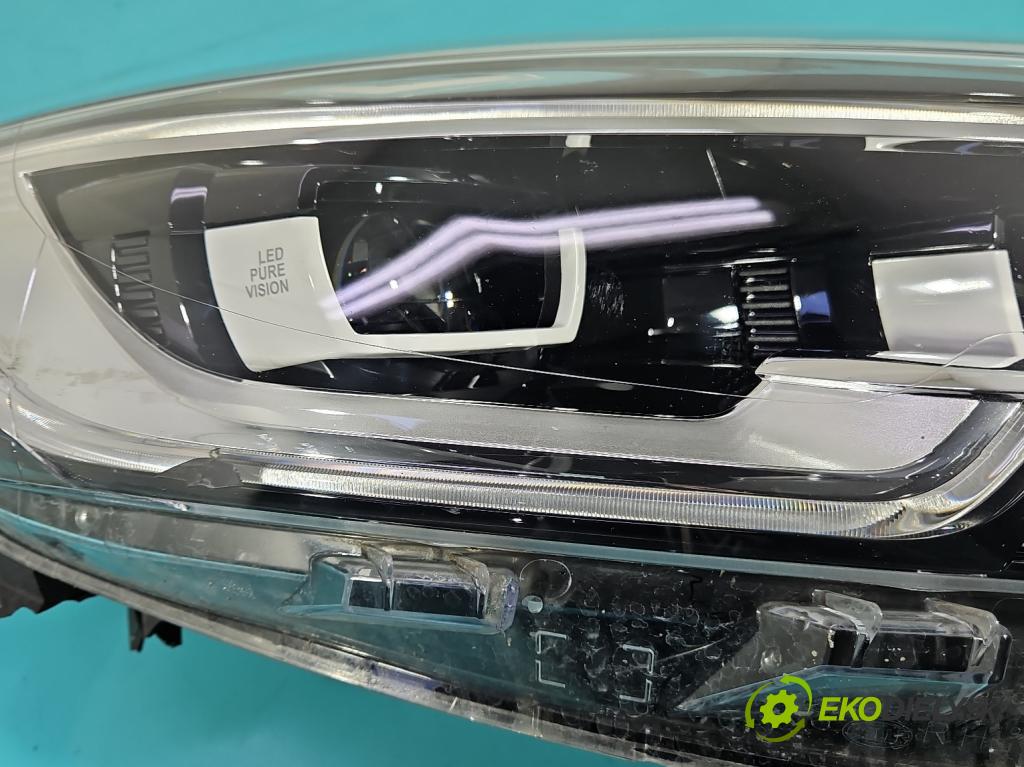 Renault Kadjar 2015-2022 1.3 140 hp automatic 103 kW 1332 cm3 5- světlo pravý 260105570R (Pravé přední světlo)