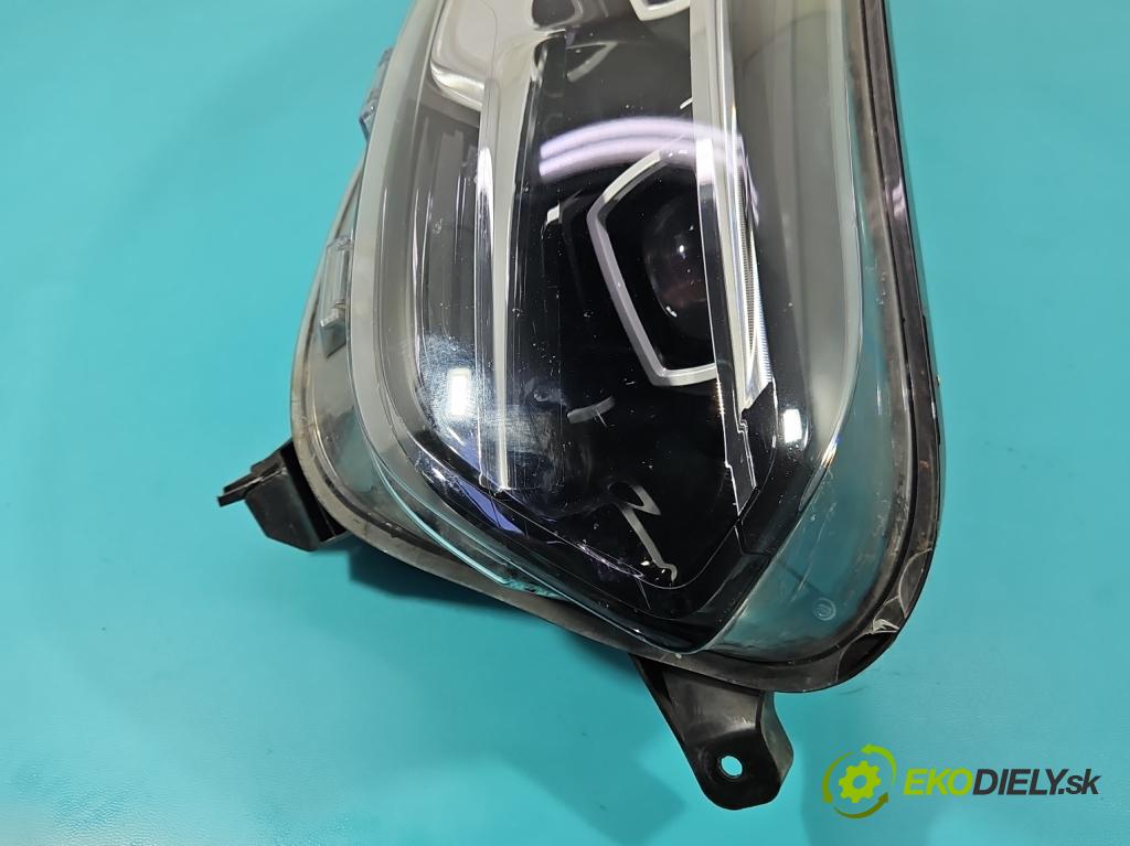 Renault Kadjar 2015-2022 1.3 140 hp automatic 103 kW 1332 cm3 5- světlo pravý 260105570R (Pravé přední světlo)