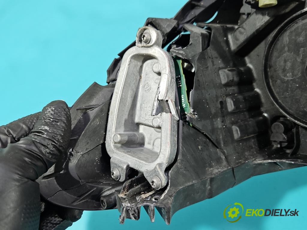 Renault Kadjar 2015-2022 1.3 140 hp automatic 103 kW 1332 cm3 5- světlo pravý 260105570R (Pravé přední světlo)