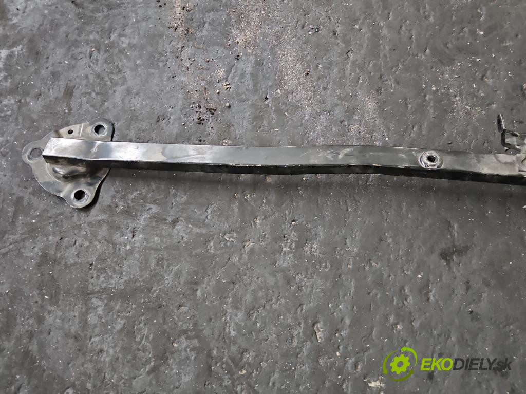 Volvo V40 II 2012-2019 1.6 T3 150 hp manual 110 kW 1596 cm3 5- podpéra