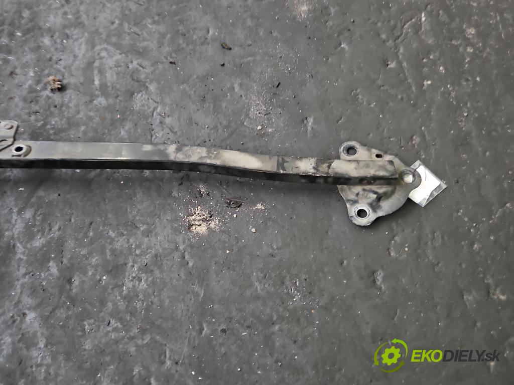 Volvo V40 II 2012-2019 1.6 T3 150 hp manual 110 kW 1596 cm3 5- podpéra