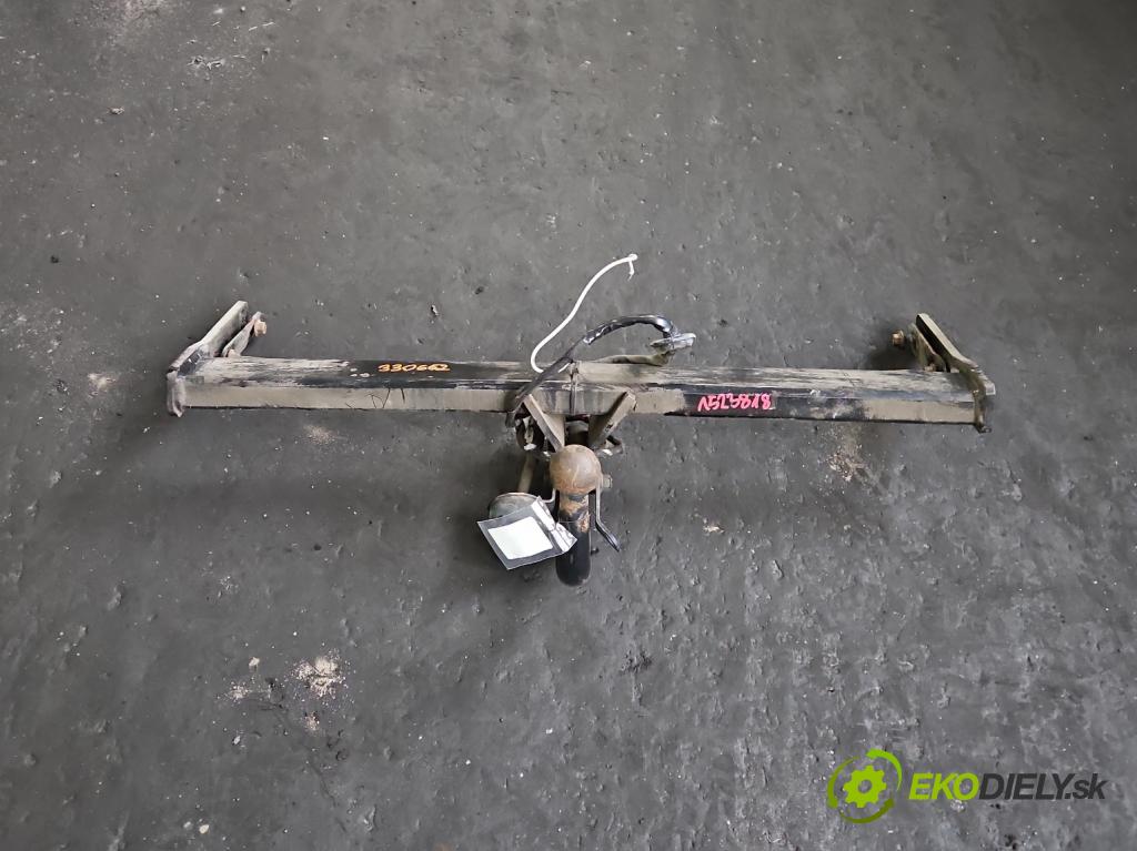 Volvo V40 II 2012-2019 1.6 T3 150 hp manual 110 kW 1596 cm3 5- oko tažné  (Tažné zařízení)