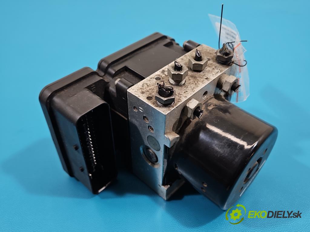 Volvo V40 II 2012-2019 1.6 T3 150 HP manual 110 kW 1596 cm3 5- čerpadlo abs P31400643 (Pumpa ABS)