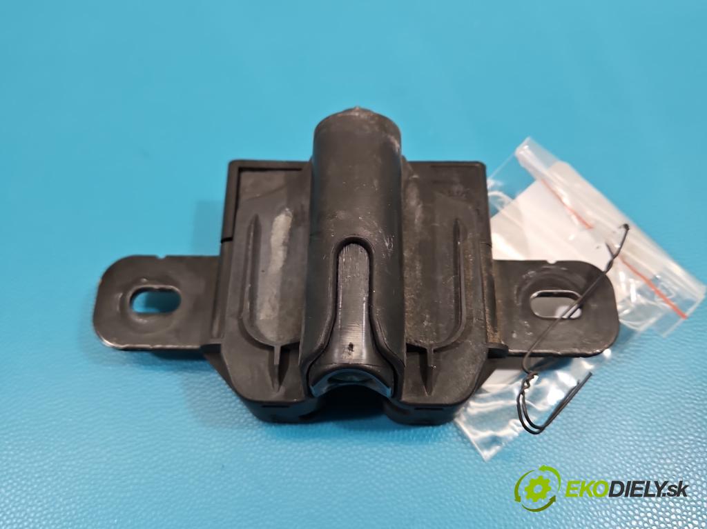 Volvo V40 II 2012-2019 1.6 T3 150 HP manual 110 kW 1596 cm3 5- zámok kapoty 31218878