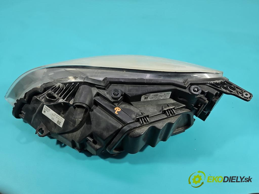 Volvo V40 II 2012-2019 1.6 T3 150 HP manual 110 kW 1596 cm3 5- Reflektor: pravý 31283327 (Svetlo predné pravé)