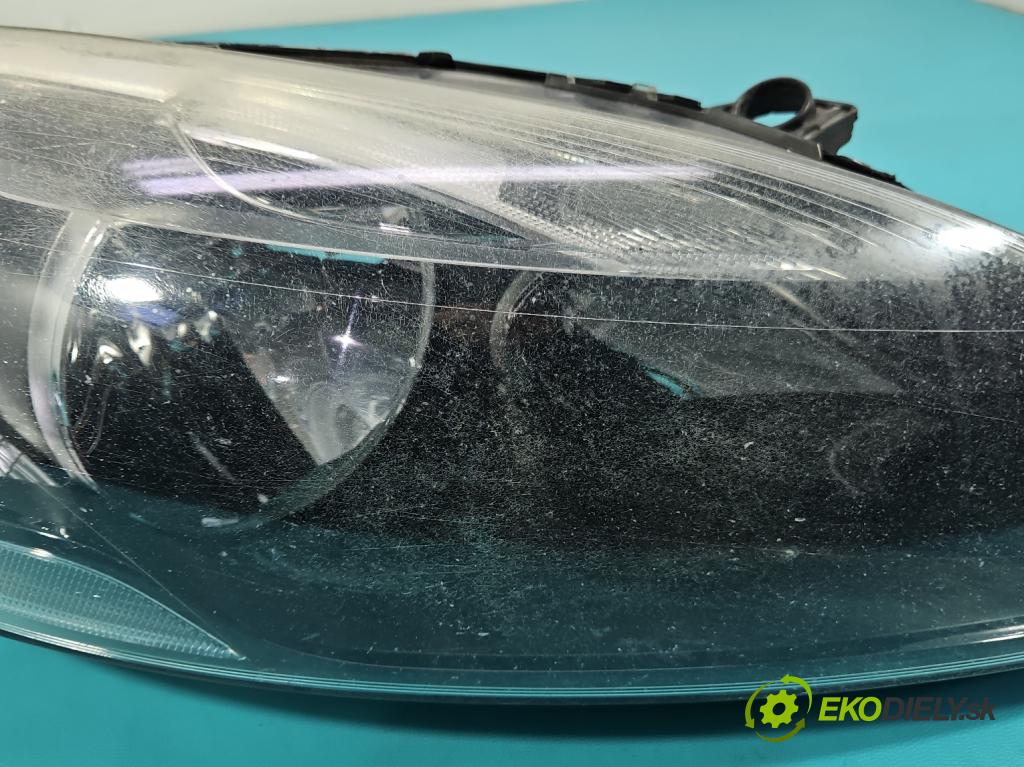 Volvo V40 II 2012-2019 1.6 T3 150 HP manual 110 kW 1596 cm3 5- Reflektor: pravý 31283327 (Svetlo predné pravé)