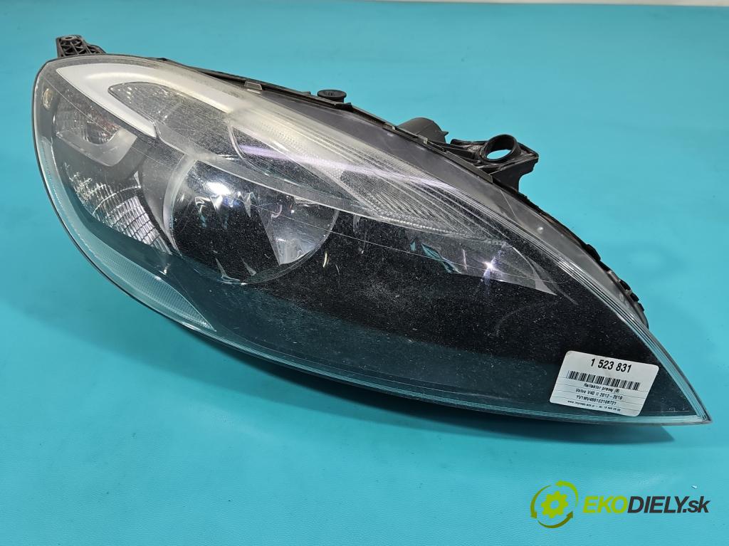 Volvo V40 II 2012-2019 1.6 T3 150 HP manual 110 kW 1596 cm3 5- Reflektor: pravý 31283327 (Svetlo predné pravé)