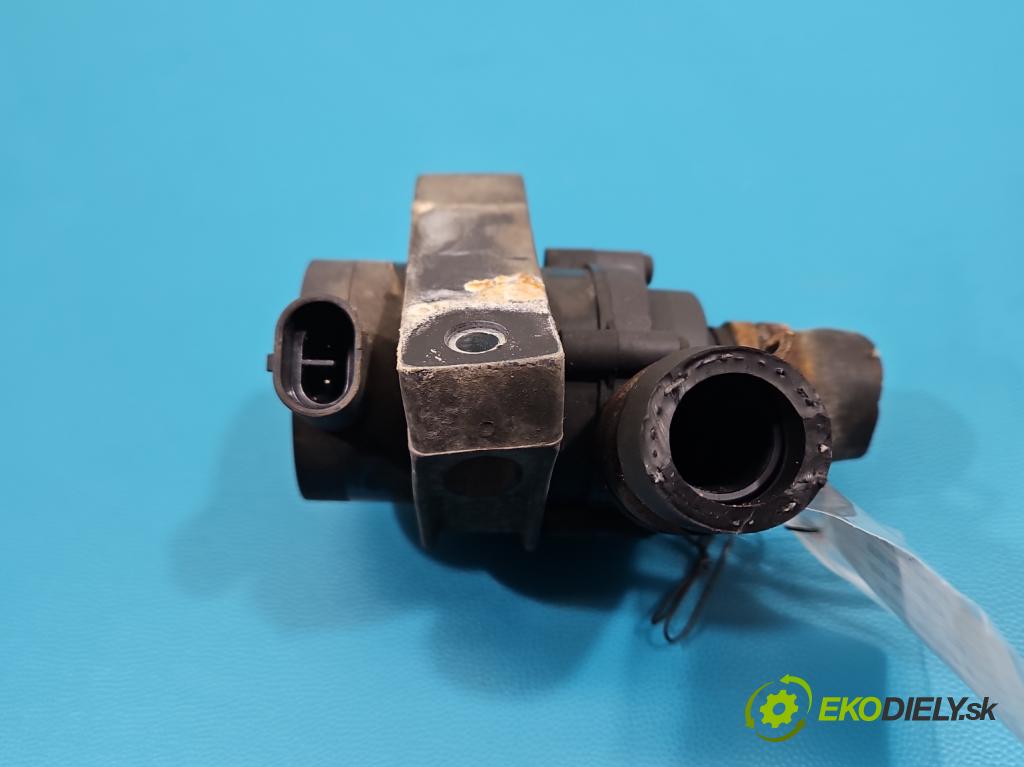 Volvo V40 II 2012-2019 1.6 T3 150 HP manual 110 kW 1596 cm3 5- pompa obehu voda: 31320347