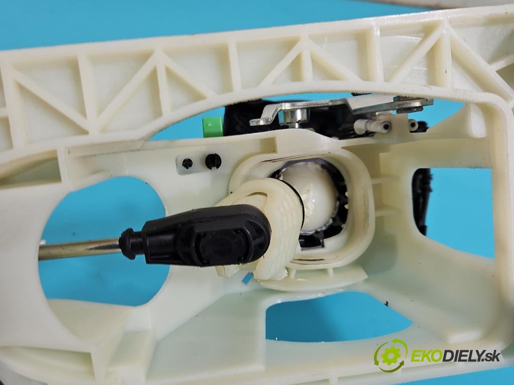 Volvo V40 II 2012-2019 1.6 T3 150 HP manual 110 kW 1596 cm3 5- Páka: Změny: stupeň,rýchlosť 31367613 (Rýchlostná páka (kulisa))