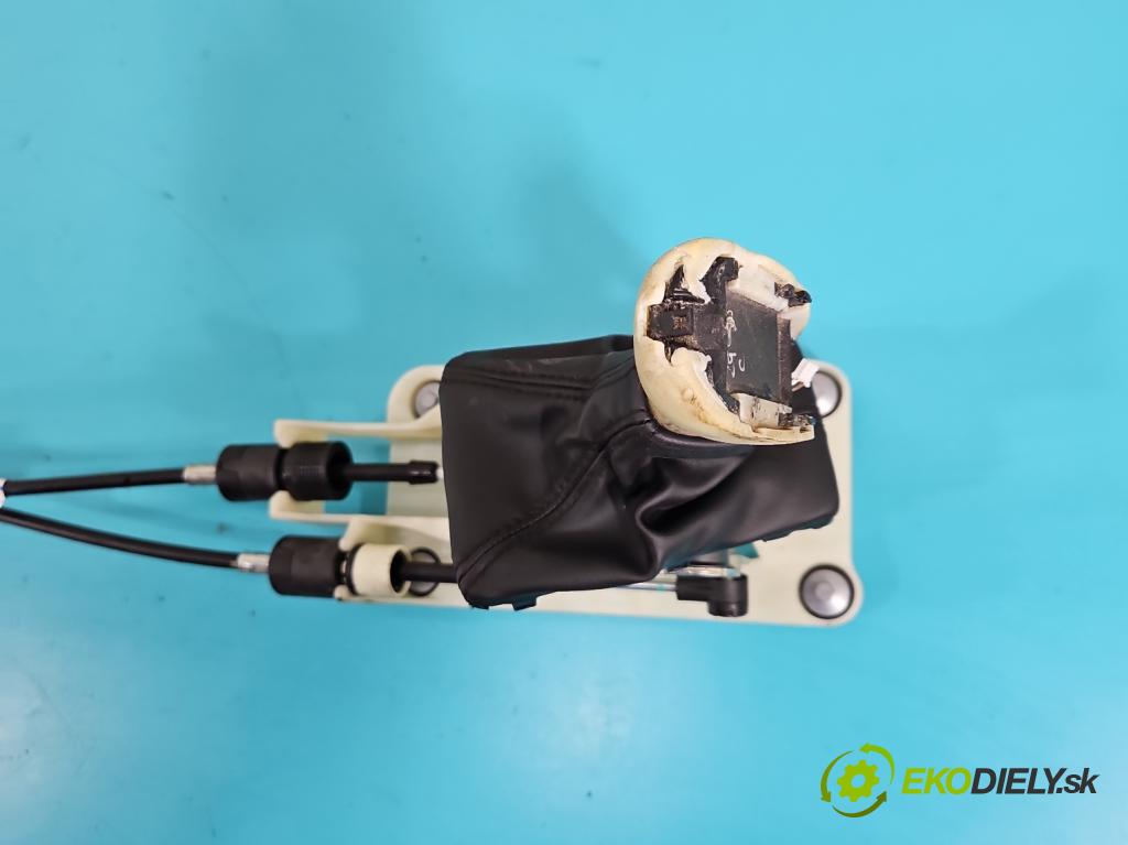 Volvo V40 II 2012-2019 1.6 T3 150 HP manual 110 kW 1596 cm3 5- Páka: Změny: stupeň,rýchlosť 31367613 (Rýchlostná páka (kulisa))