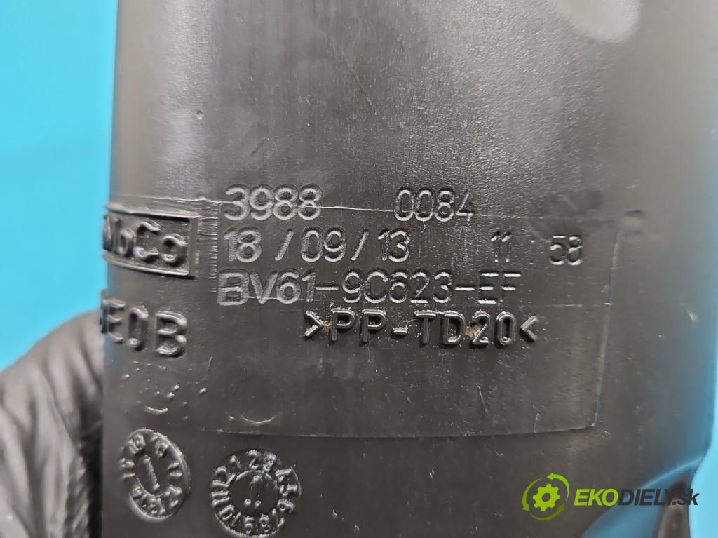 Volvo V40 II 2012-2019 1.6 T3 150 HP manual 110 kW 1596 cm3 5- Trubka: