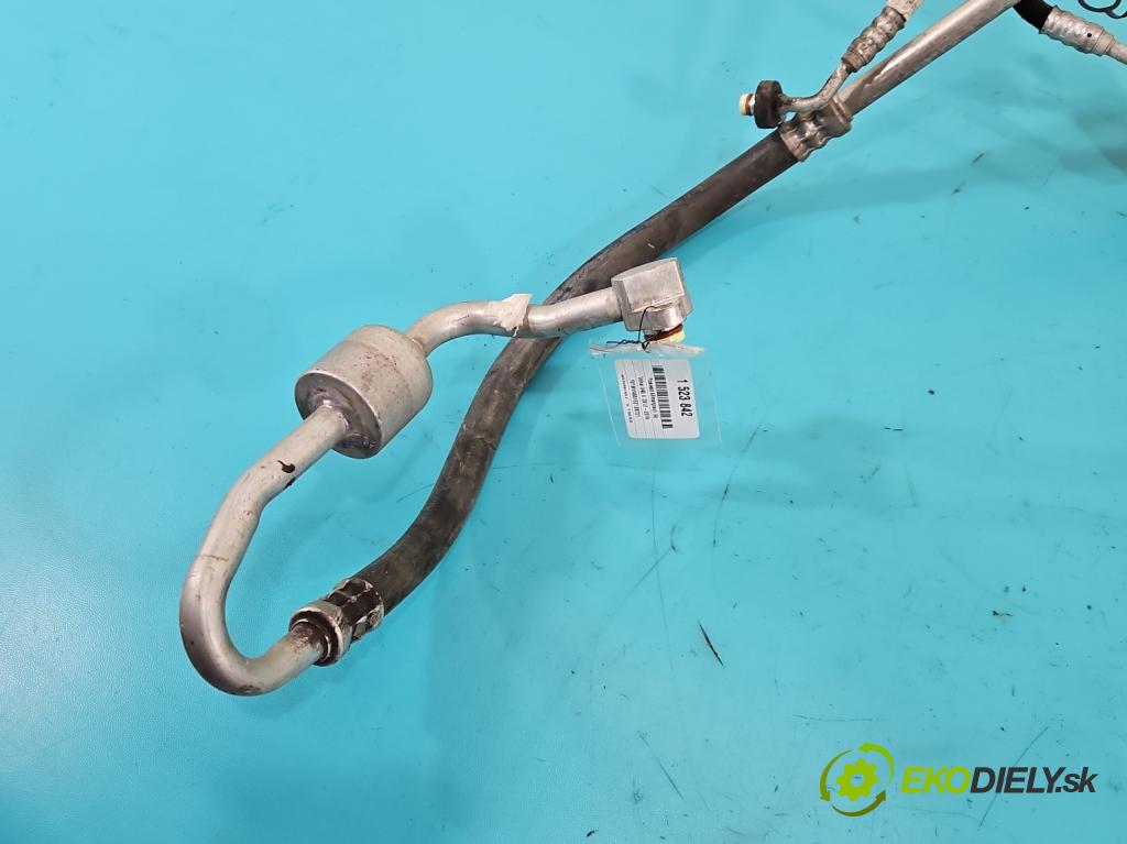 Volvo V40 II 2012-2019 1.6 T3 150 HP manual 110 kW 1596 cm3 5- rúrka klimatizácie