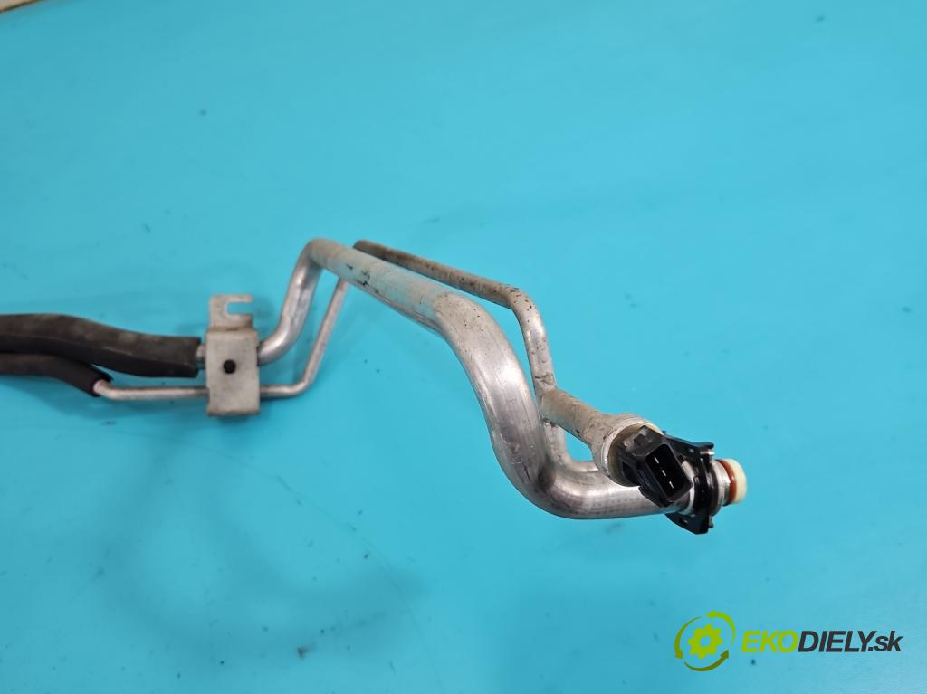 Volvo V40 II 2012-2019 1.6 T3 150 HP manual 110 kW 1596 cm3 5- rúrka klimatizácie