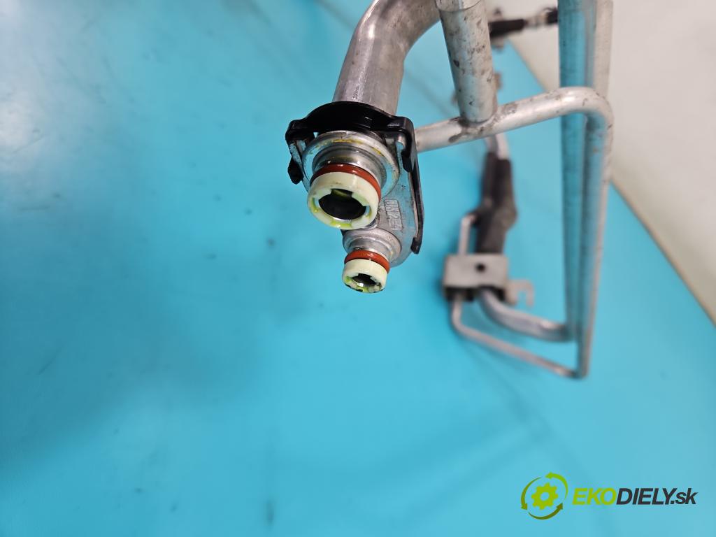 Volvo V40 II 2012-2019 1.6 T3 150 HP manual 110 kW 1596 cm3 5- rúrka klimatizácie