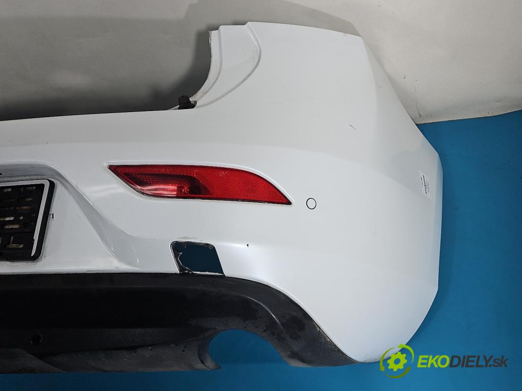 Volvo V40 II 2012-2019 1.6 T3 150 HP manual 110 kW 1596 cm3 5- nárazník zadné  (Kľučka dverí ostatné)