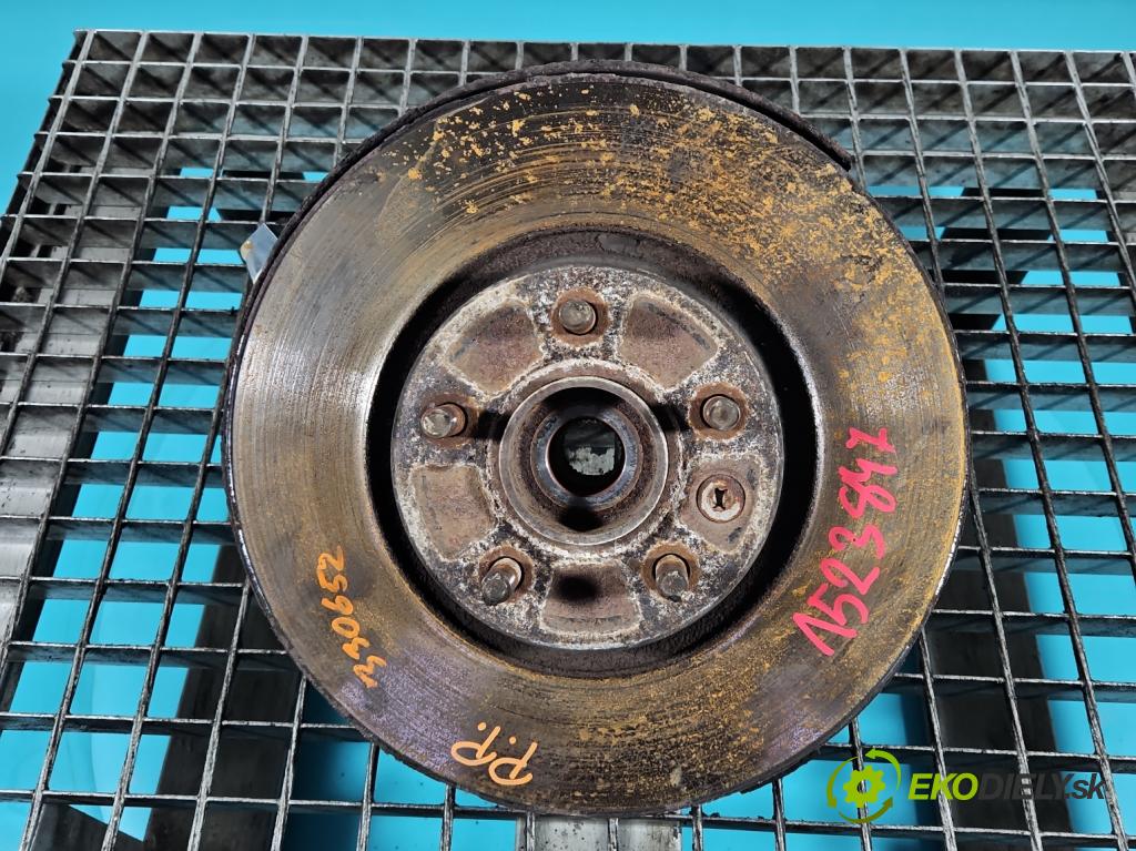 Volvo V40 II 2012-2019 1.6 T3 150 hp manual 110 kW 1596 cm3 5- náboj pravé  (Náboj kola)