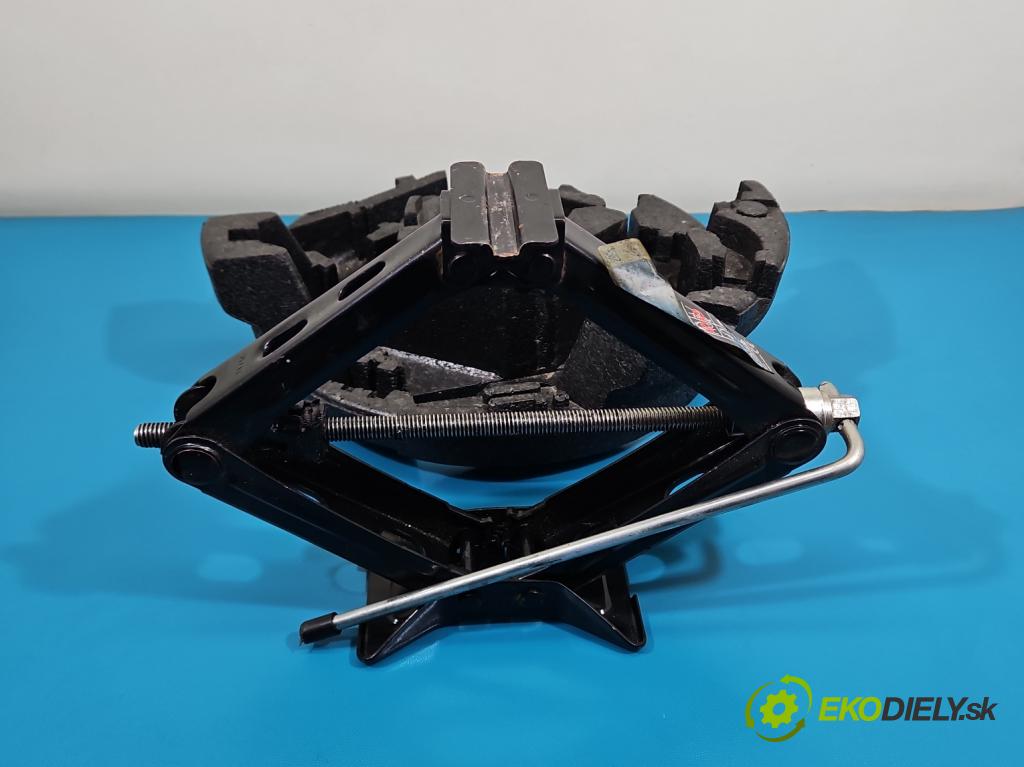 Volvo V40 II 2012-2019 1.6 T3 150 HP manual 110 kW 1596 cm3 5- mechanizmus okna automobilovy 31381882