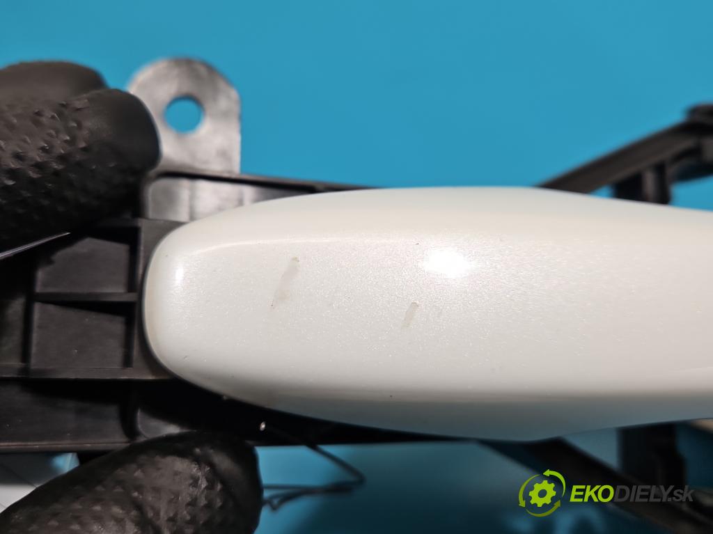 Volvo V40 II 2012-2019 1.6 T3 150 HP manual 110 kW 1596 cm3 5- rukoväť predné ľavé mimo: 31276164 (Kľučka dverí vonkajšia predná ľavá)