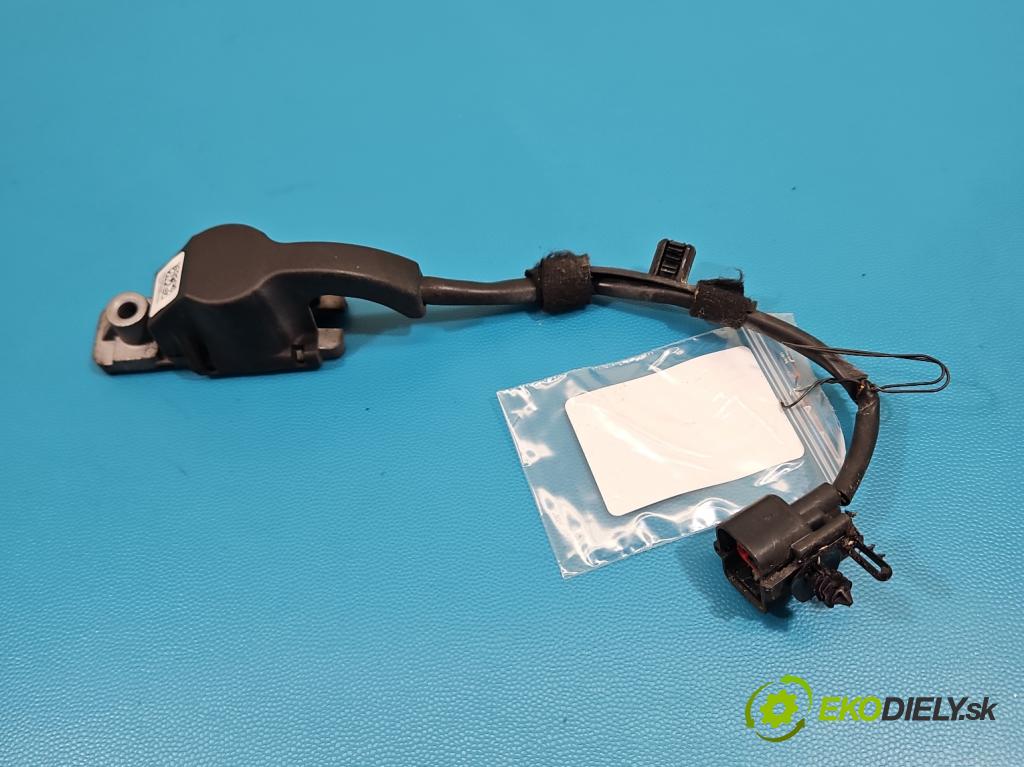 Volvo V40 II 2012-2019 1.6 T3 150 HP manual 110 kW 1596 cm3 5- airbag vzduch: ostatné P31305432