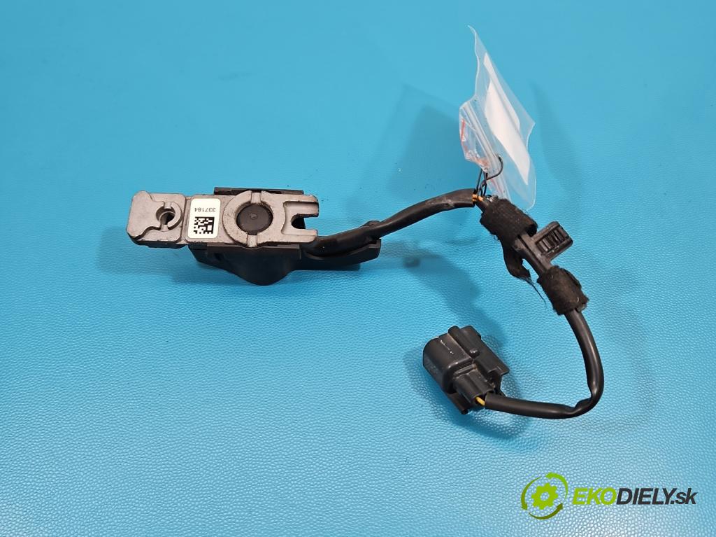 Volvo V40 II 2012-2019 1.6 T3 150 HP manual 110 kW 1596 cm3 5- airbag vzduch: ostatné P31305432