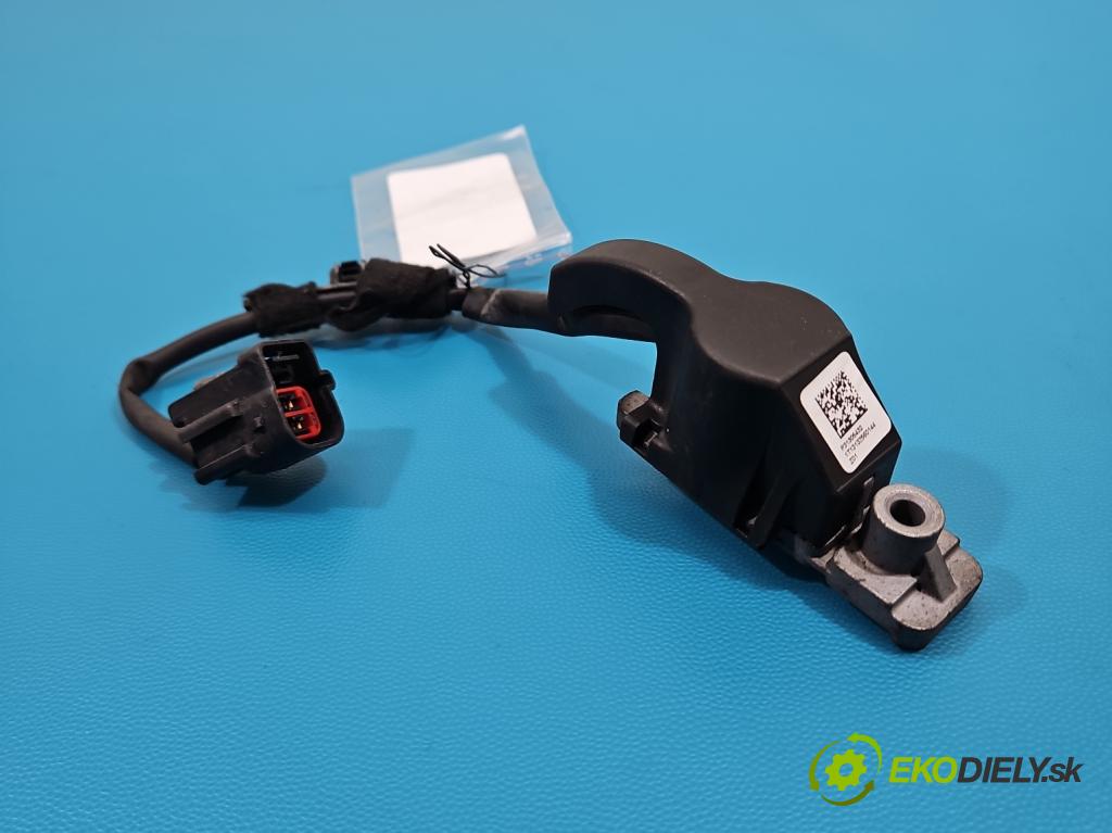 Volvo V40 II 2012-2019 1.6 T3 150 HP manual 110 kW 1596 cm3 5- airbag vzduch: ostatné P31305432