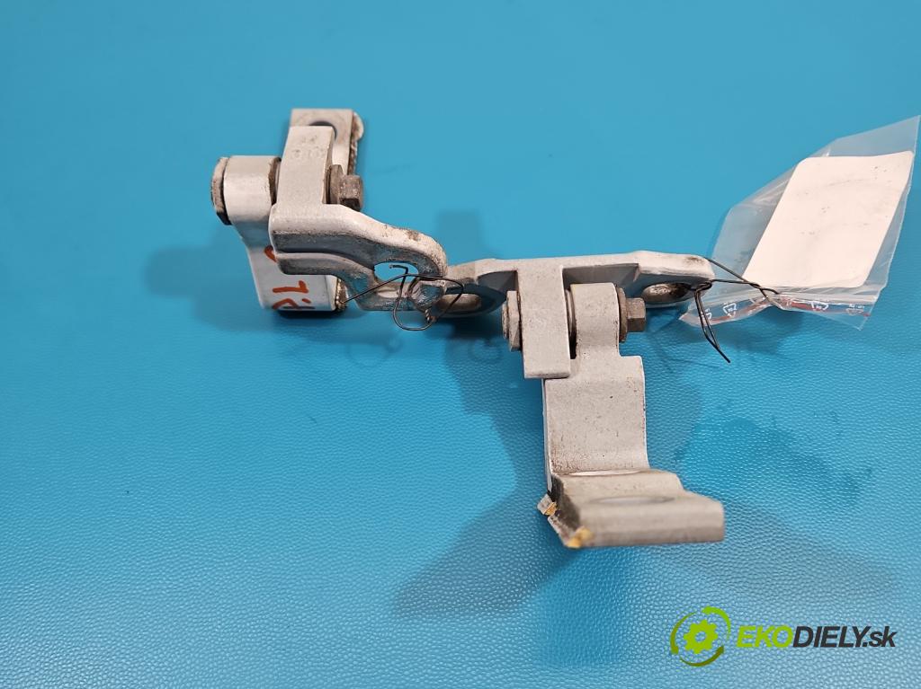 Volvo V40 II 2012-2019 1.6 T3 150 hp manual 110 kW 1596 cm3 5- Závěs: dveře zadní levý A046572