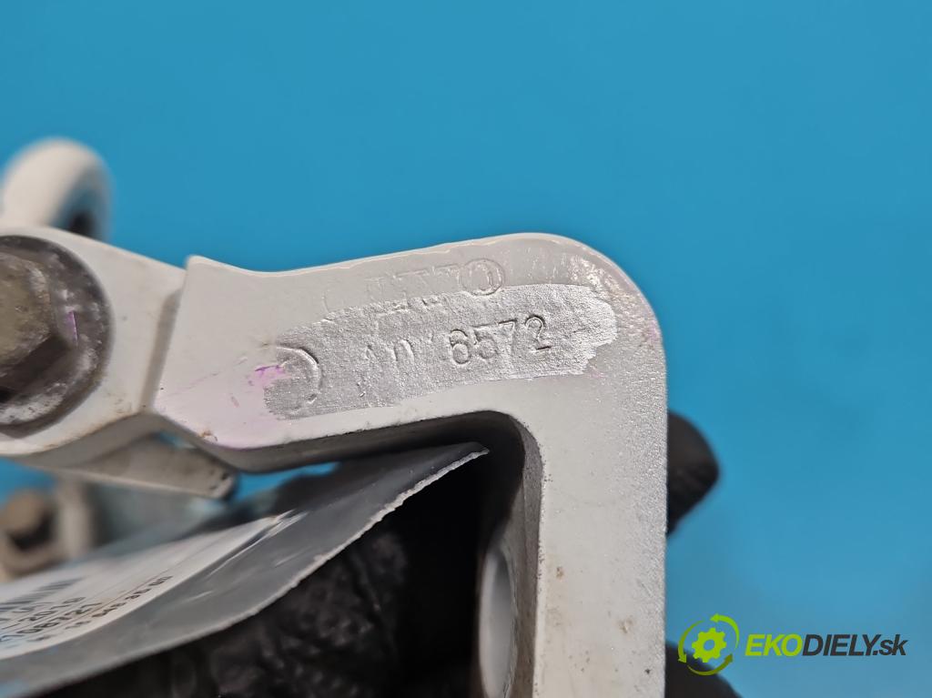 Volvo V40 II 2012-2019 1.6 T3 150 hp manual 110 kW 1596 cm3 5- Závěs: dveře zadní levý A046572