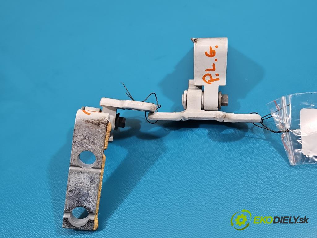 Volvo V40 II 2012-2019 1.6 T3 150 hp manual 110 kW 1596 cm3 5- Závěs: dveře zadní levý A046572