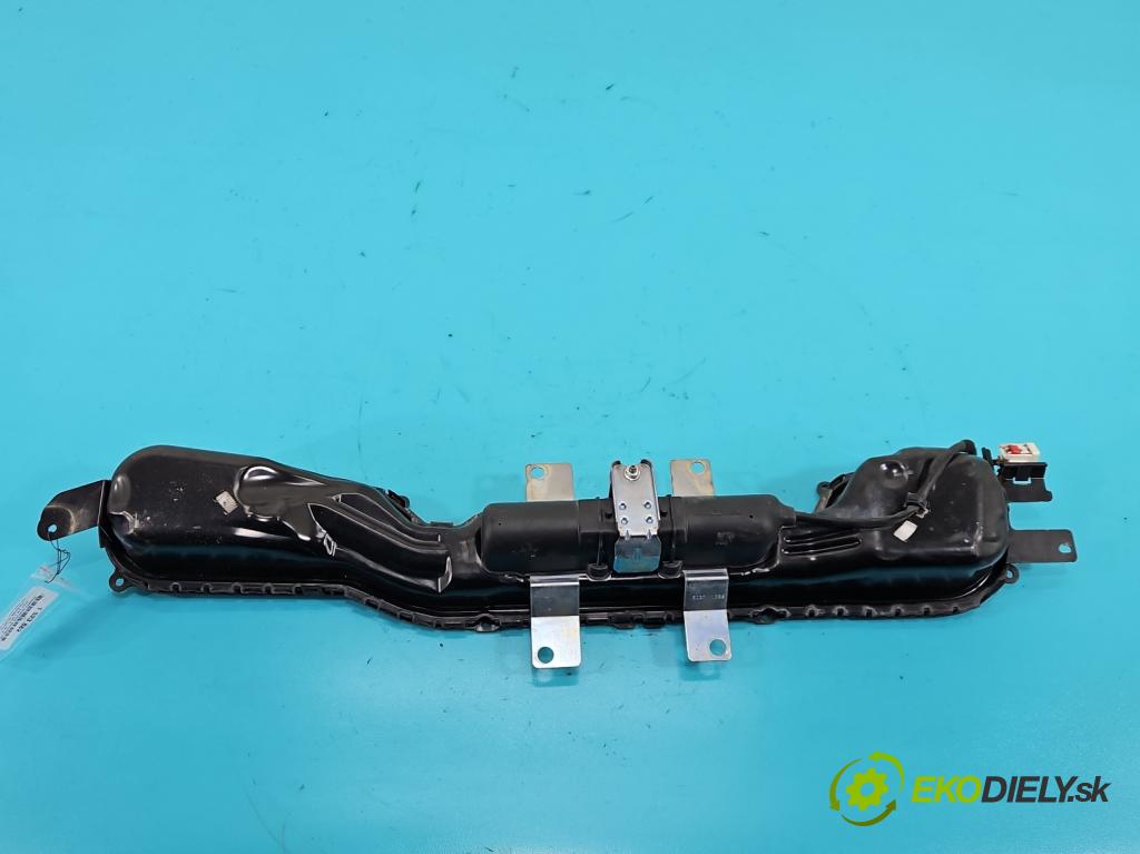 Volvo V40 II 2012-2019 1.6 T3 150 HP manual 110 kW 1596 cm3 5- airbag vzduch: ostatné P31305431